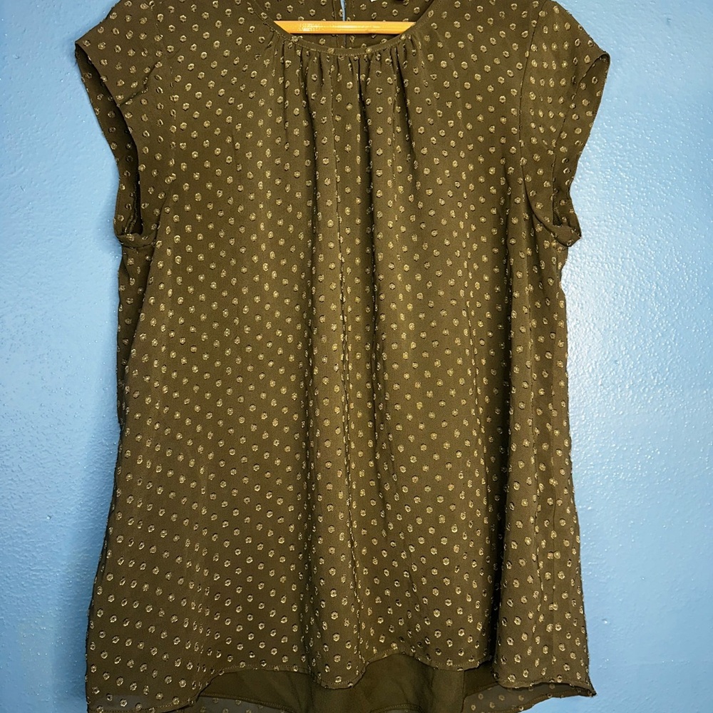 DR2 Olive Green Cap-Sleeve Pleated Tunic with Micro Dot Print